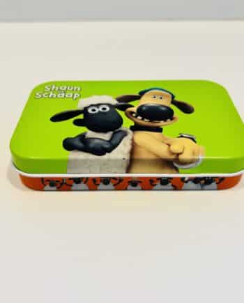Blikje Shaun het Schaap – Kinderpostzegels 2016. Officiële uitgave van Stichting Kinderpostzegels. Verzamelobject in zeer goede conditie.